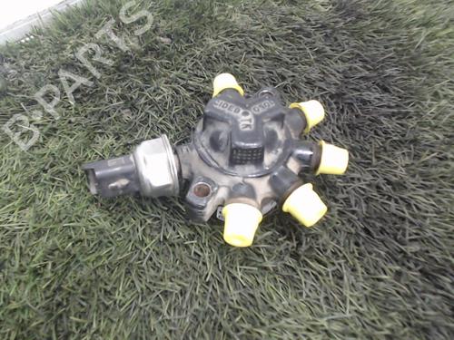 Used Injection rail Injection rail FORD FOCUS I (DAW, DBW) 1.8 TDCi (100 hp) 20886547 20886547