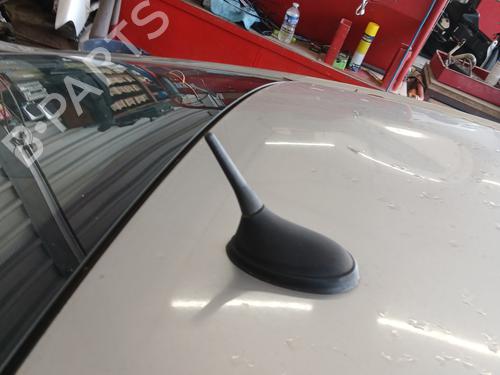 Antenne/Halterung für PEUGEOT 607 (9D, 9U) 2.0 HDi (107 hp) 31756570