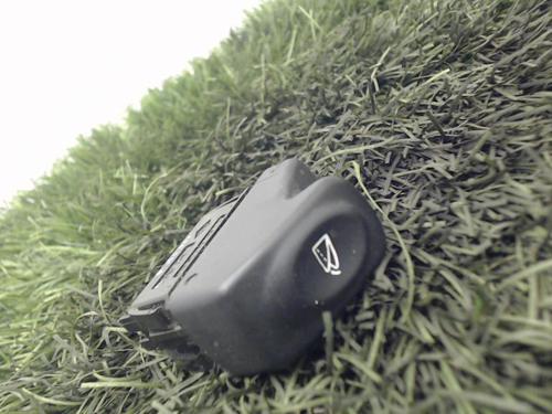 Used Right rear window switch RENAULT MEGANE I Coach (DA0/1_) 1.9 dCi (DA05, DA1F) (102 hp) 20887054