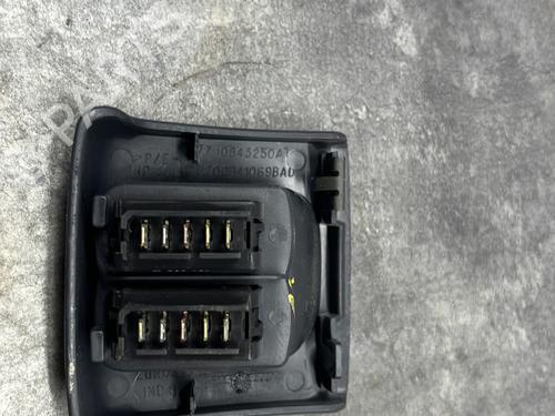 Used Left front window switch Left front window switch RENAULT MEGANE I (BA0/1_) 1.6 16V (BA04, BA0B, BA11, BA1J, BA16, BA19, BA1K, BA1V,... (107 hp) 27182890 27182890