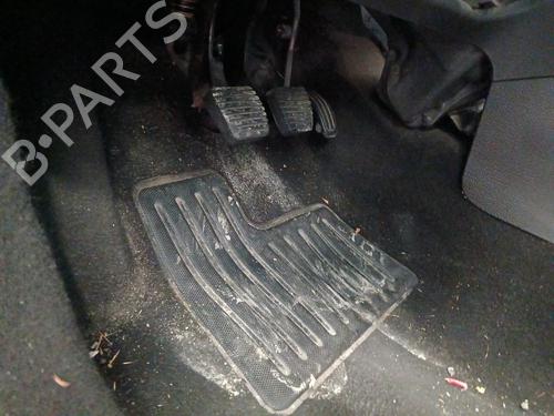Used Clutch pedal PEUGEOT 206 Hatchback (2A/C) 1.9 D (69 hp) 30325769