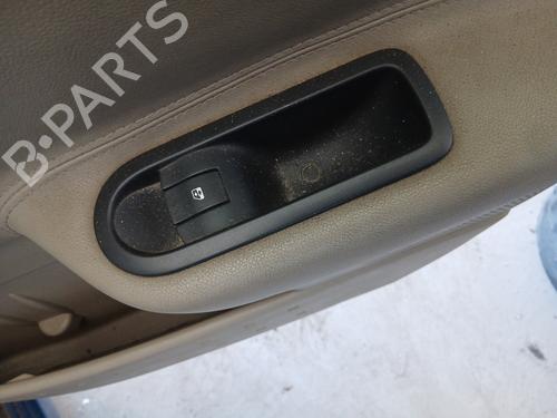 Højre bagtil elrude kontakt Højre bagtil elrude kontakt RENAULT MEGANE II (BM0/1_, CM0/1_) [2001-2012] 36009539 36009539