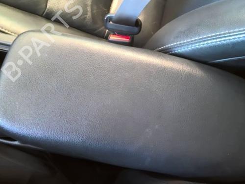 Used Armrest / Center console Armrest / Center console HONDA CIVIC VIII Hatchback (FN, FK) 2.2 CTDi (FK3) (140 hp) 40453602 40453602