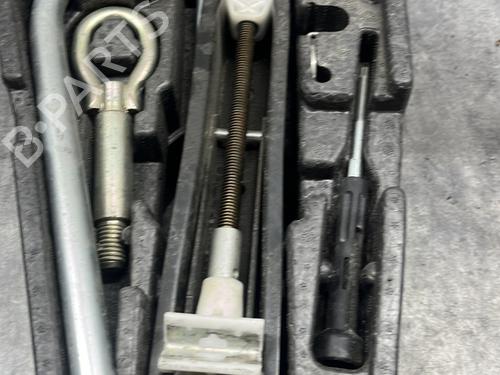 Used Jack Kit Jack Kit VW POLO V (6R1, 6C1) 1.6 TDI (75 hp) 32269993 32269993