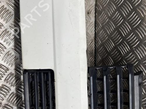 Grille VW TRANSPORTER T4 Van (70A, 70H, 7DA, 7DH) 1.9 TD | BP21277532C40 