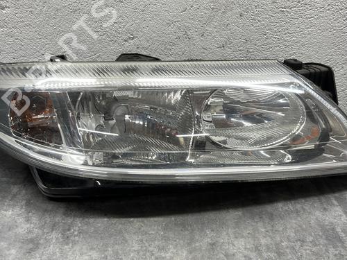 Used Right headlight RENAULT LAGUNA II (BG0/1_) 2.2 dCi (BG0F) (150 hp) 27520023