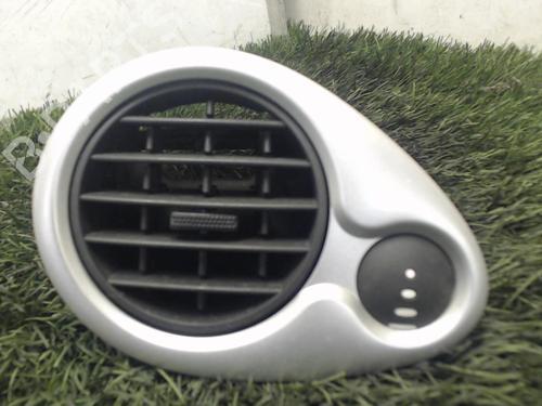 Used Air vent RENAULT CLIO III (BR0/1, CR0/1) 1.5 dCi (BR17, CR17) (86 hp) 20883054