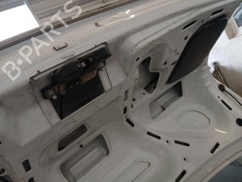 Used Tailgate lock AUDI 80 B4 Saloon (8C2) 1.9 TDI (90 hp) 29528687