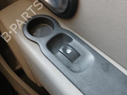 Used Right front window switch RENAULT MODUS / GRAND MODUS (F/JP0_) 1.5 dCi (FP0D, JP0D) (82 hp) 31330026