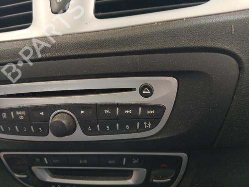 Used Radio Radio RENAULT GRAND SCÉNIC III (JZ0/1_) 1.9 dCi (JZ0J, JZ0N, JZ1K, JZ1S) (131 hp) 30144717 30144717