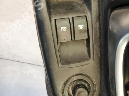 Used Left front window switch RENAULT CLIO II (BB_, CB_) 1.5 dCi (B/CB07) (65 hp) 27597969