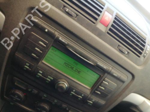 Radio SKODA OCTAVIA II Combi (1Z5) 2.0 TDI 4x4 | BP27654588E6 