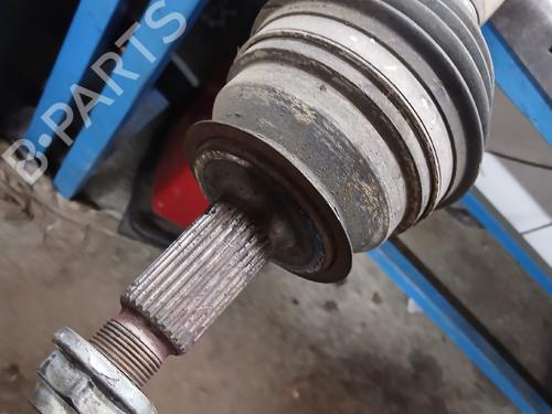 Used Right front driveshaft Right front driveshaft RENAULT MASTER II Platform/Chassis (ED/HD/UD) 2.5 D (80 hp) 36325823 36325823