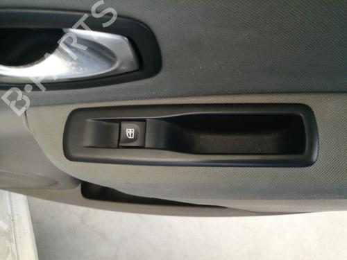 right-rear-window-switch-renault-megane-iii-hatchback-bz01_-b3_-2008-27249084 main image
