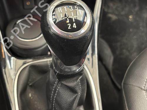 Used Shift knob Shift knob OPEL CORSA E (X15) 1.3 CDTI (08, 68) (75 hp) 31279562 31279562