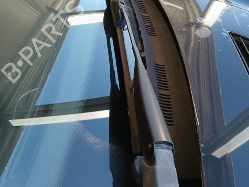 Used Front windshield wiper arm Front windshield wiper arm MERCEDES-BENZ E-CLASS T-Model (S210) E 270 T CDI (210.216) (170 hp) 31907651 31907651