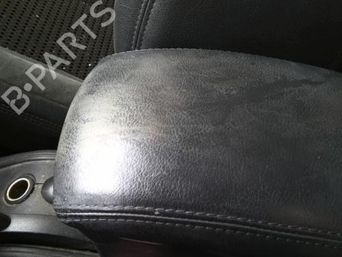 Used Armrest / Center console Armrest / Center console CITROËN C4 Coupe (LA_) 1.6 HDi (109 hp) 40055584 40055584