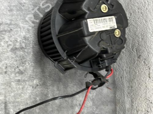 Used Heater blower motor RENAULT MODUS / GRAND MODUS (F/JP0_) 1.5 dCi (FP0D, JP0D) (82 hp) 29310692