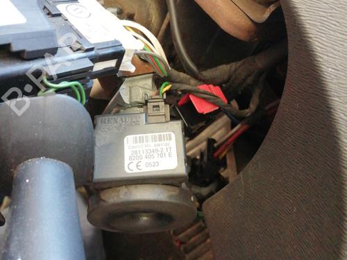 steering-column-stalk-renault-twingo-ii-cn0_-2007-26021412 main image