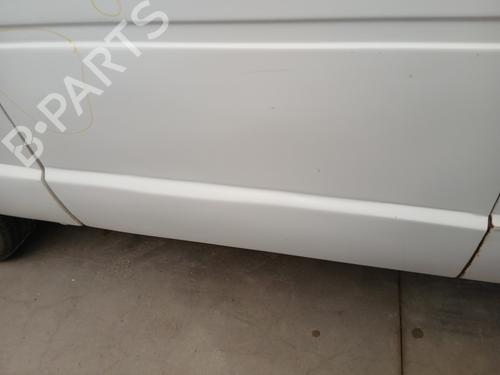 Used Right slide door RENAULT TRAFIC Bus (T_, P_, V_) 1.9 D (60 hp) 28544704