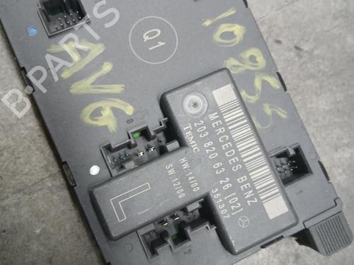 switch-mercedes-benz-c-class-w203-2000-2001-2002-2003-2004-2005-2006-2007-30736797 main image