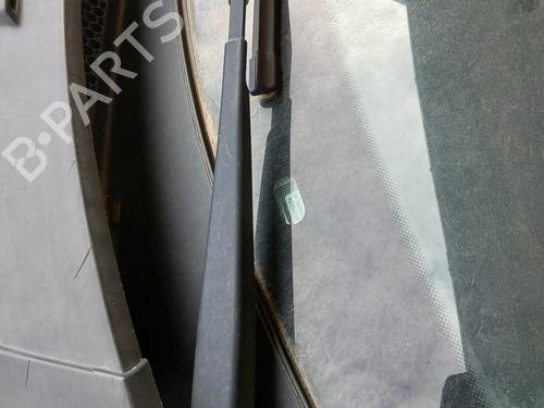 Used Front windshield wiper arm Front windshield wiper arm PEUGEOT 5008 (0U_, 0E_) 1.6 HDi (112 hp) 36010086 36010086