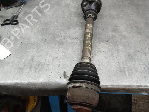 Drivaksel foran Høyre RENAULT SCÉNIC II (JM0/1_) 1.9 dCi (JM0G, JM12, JM1G, JM2C) (120 hp) 30969042