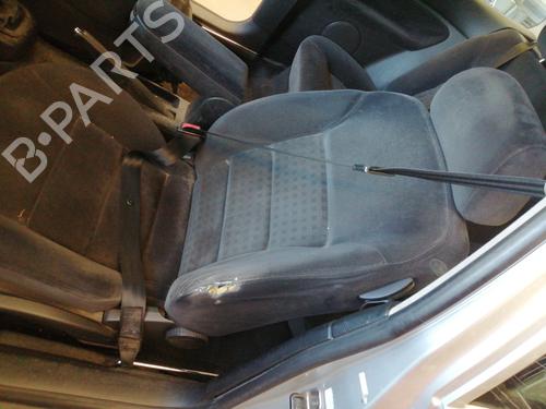 Venstre foran beltestrammer VW GOLF IV (1J1) 1.9 TDI (90 hp) 27217414