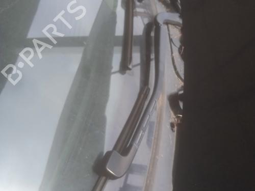 Used Front windshield wiper arm BMW 3 (E90) 320 d (163 hp) 24148365