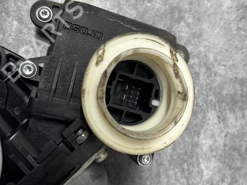Used Front right window mechanism Front right window mechanism TOYOTA AURIS (_E18_) 1.8 Hybrid (ZWE186_, ZWE186R) (136 hp) 26147804 26147804