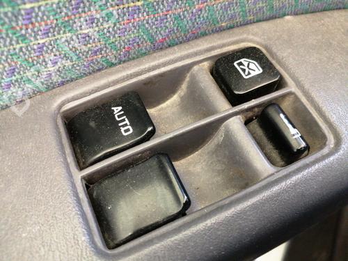 Left front window switch NISSAN MICRA II (K11) 1.0 i 16V | BP26178788I27 