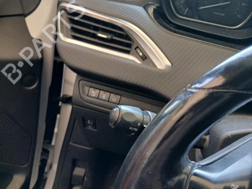 Salpicadero Salpicadero PEUGEOT 2008 I (CU_) 1.2 THP 110 / PureTech 110 (110 hp) 36414872 36414872