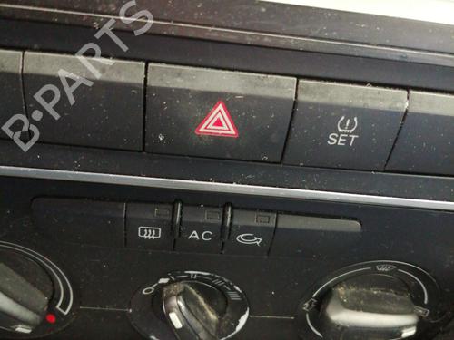 Used Warning switch AUDI A3 Sportback (8PA) 1.9 TDI (105 hp) 27149586
