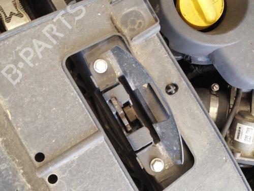 Used Hood lock RENAULT SCÉNIC III (JZ0/1_) 1.9 dCi (JZ0J, JZ1J, JZ1K, JZ1S) (131 hp) 25741204