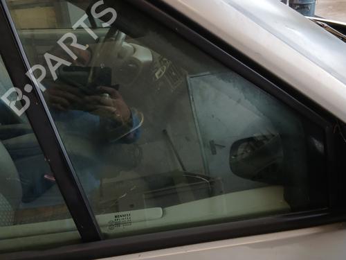 Front right quarter glass RENAULT SCÉNIC II (JM0/1_) 1.9 dCi (JM0G, JM12, JM1G, JM2C) | BP29844755C112 