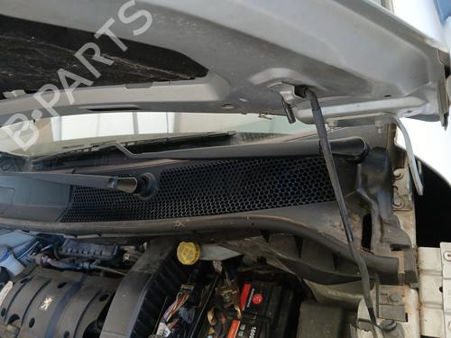 Used Front wiper motor PEUGEOT 1007 (KM_) 1.6 16V (109 hp) 29247382