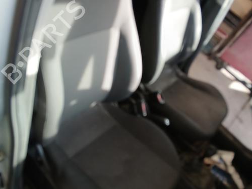 Stol høyre foran OPEL MERIVA A MPV (X03) 1.7 CDTI (E75) (100 hp) 32094862