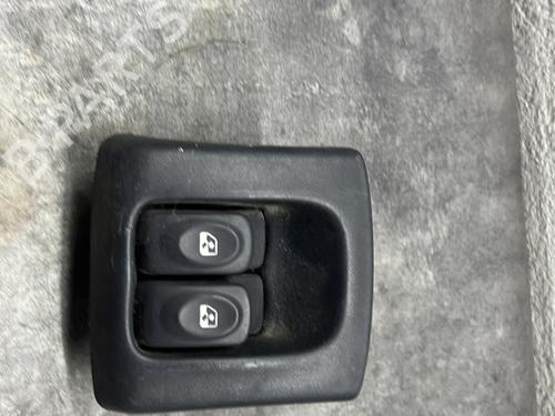 Used Left front window switch RENAULT MEGANE I (BA0/1_) 1.6 16V (BA04, BA0B, BA11, BA1J, BA16, BA19, BA1K, BA1V,... (107 hp) 27182890