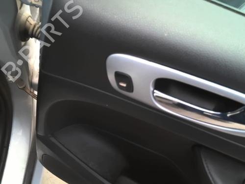 Used Right rear window switch Right rear window switch PEUGEOT 307 (3A/C) 2.0 HDi 135 (136 hp) 40498838 40498838