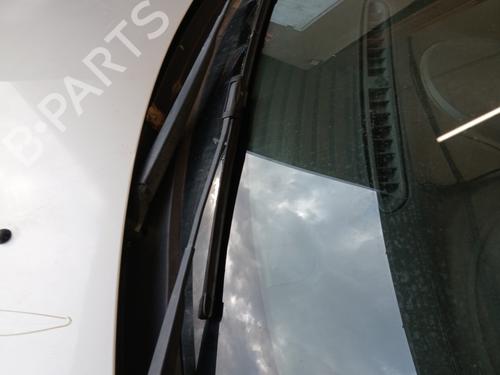 front-windshield-wiper-arm-renault-clio-iii-br01-cr01-2005-2006-2007-2008-2009-2010-2011-2012-2013-2014-32065215 main image