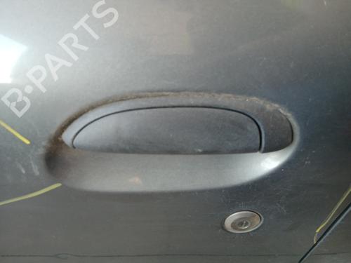 Used Front left exterior door handle RENAULT CLIO II (BB_, CB_) 1.6 (B/CB0D, BB00) (90 hp) 28053497