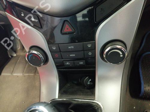 Climate control CHEVROLET CRUZE (J300) 2.0 CDI 95017055