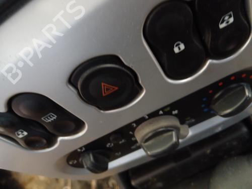 Warning DACIA SANDERO 1.4 (BS0C, BS0A, BS0G, BS1F, BS0E) (75 hp) 32864410