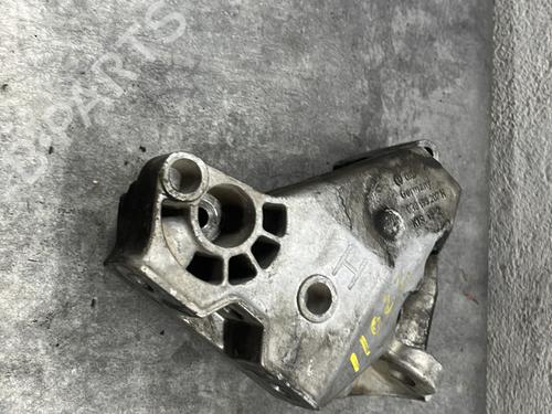 Used Engine mount SEAT TOLEDO II (1M2) 1.9 TDI (90 hp) 29375293