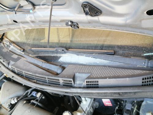 Used Front windshield wiper arm NISSAN MICRA III (K12) 1.2 16V (80 hp) 26887750