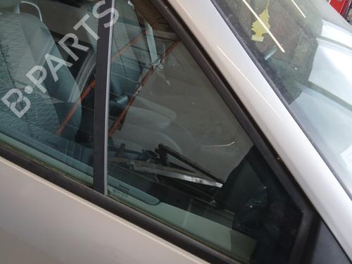 front-right-quarter-glass-renault-scenic-ii-jm01_-2003-2004-2005-2006-2007-2008-2009-2010-32671369 main image