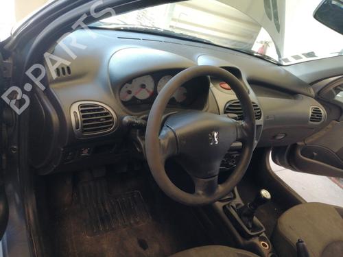Used Dashboard PEUGEOT 206 Hatchback (2A/C) 1.4 i (75 hp) 27586190