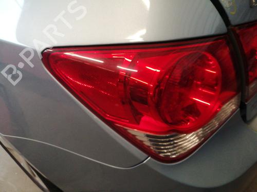 Left taillight CHEVROLET CRUZE (J300) 2.0 CDI | BP27616233C34 