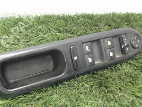 Used Left front window switch Left front window switch PEUGEOT 407 (6D_) 2.0 HDi 135 (6DRHRH, 6DRHRE, 6DRHRG, 6DRHRJ) (136 hp) 20883707 20883707