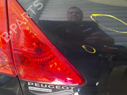 Used Left tailgate light Left tailgate light PEUGEOT 3008 I MPV (0U_) 2.0 HDi 150 / BlueHDi 150 (150 hp) 40437296 40437296